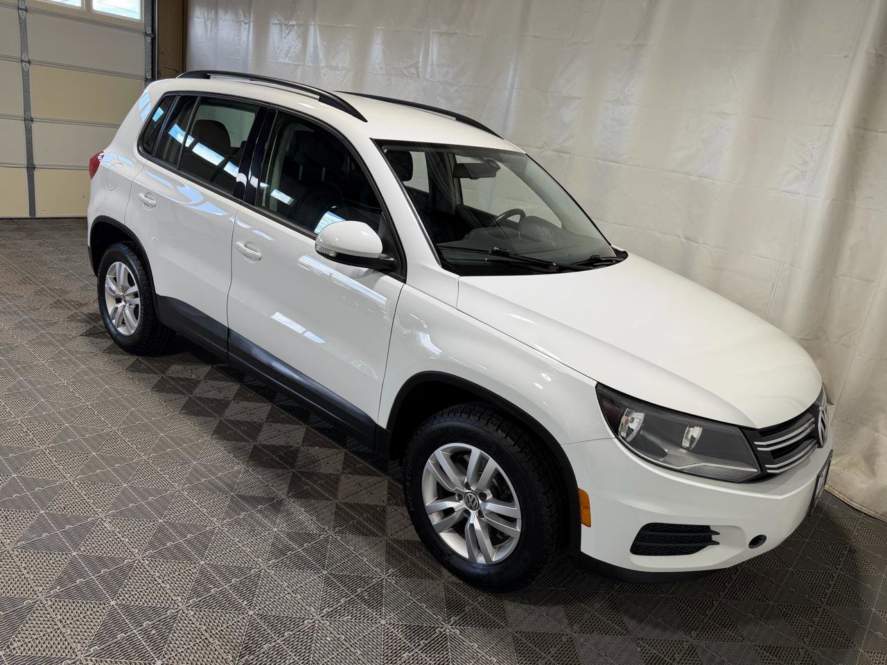 Used 2017 Volkswagen Tiguan S FWD image 10