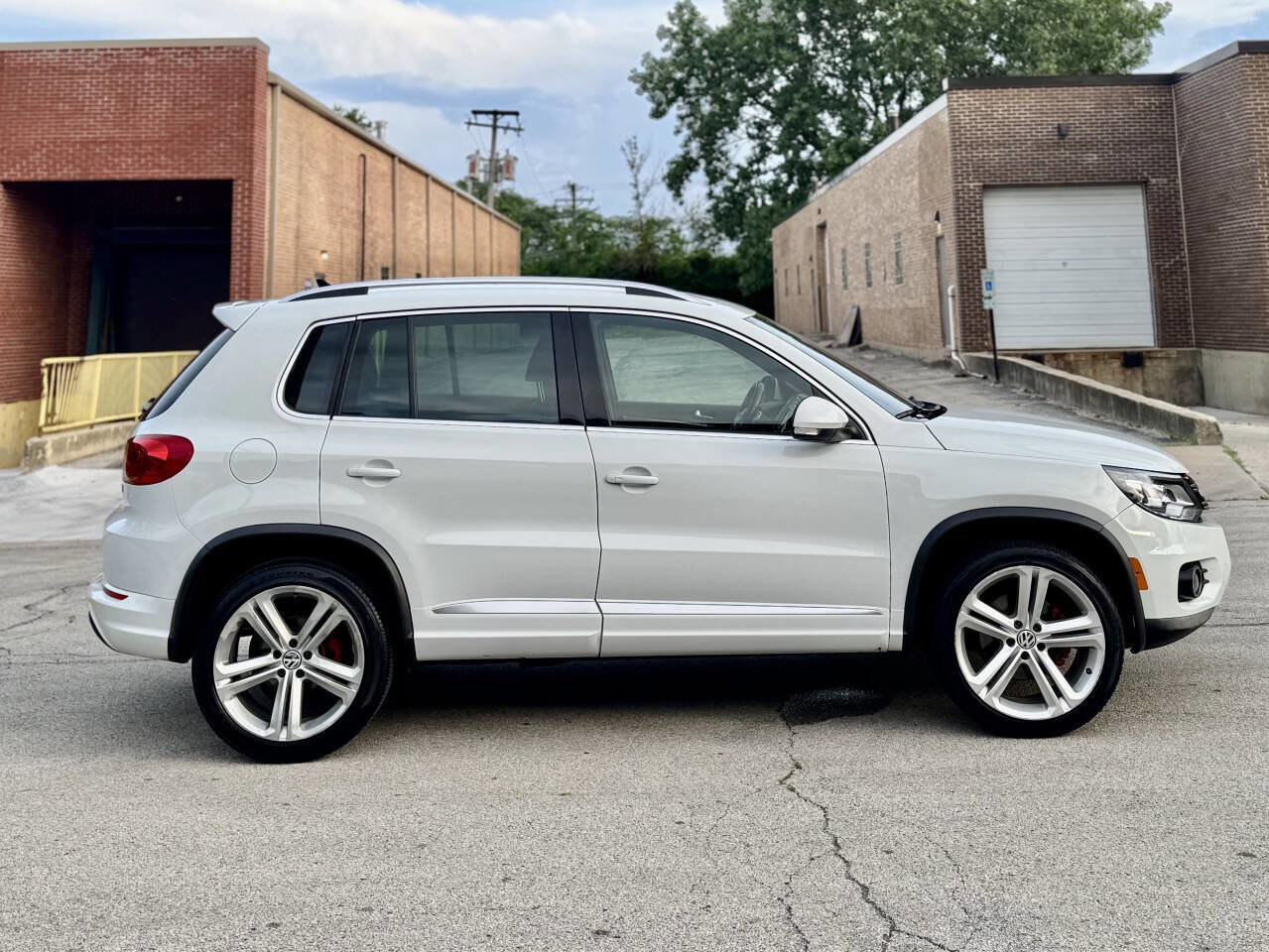 Used 2016 Volkswagen Tiguan R-Line image 5