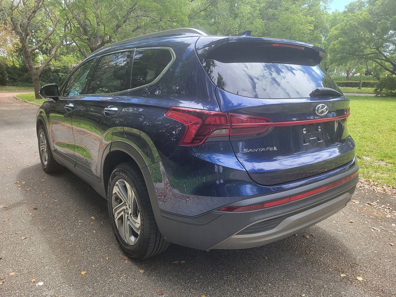 Used 2023 Hyundai Santa Fe SEL FWD image 5