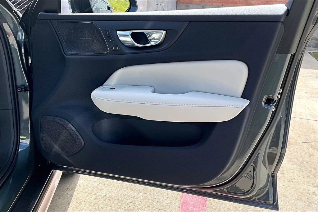New 2026 Volvo V60 B5 Cross Country Ultra image 12