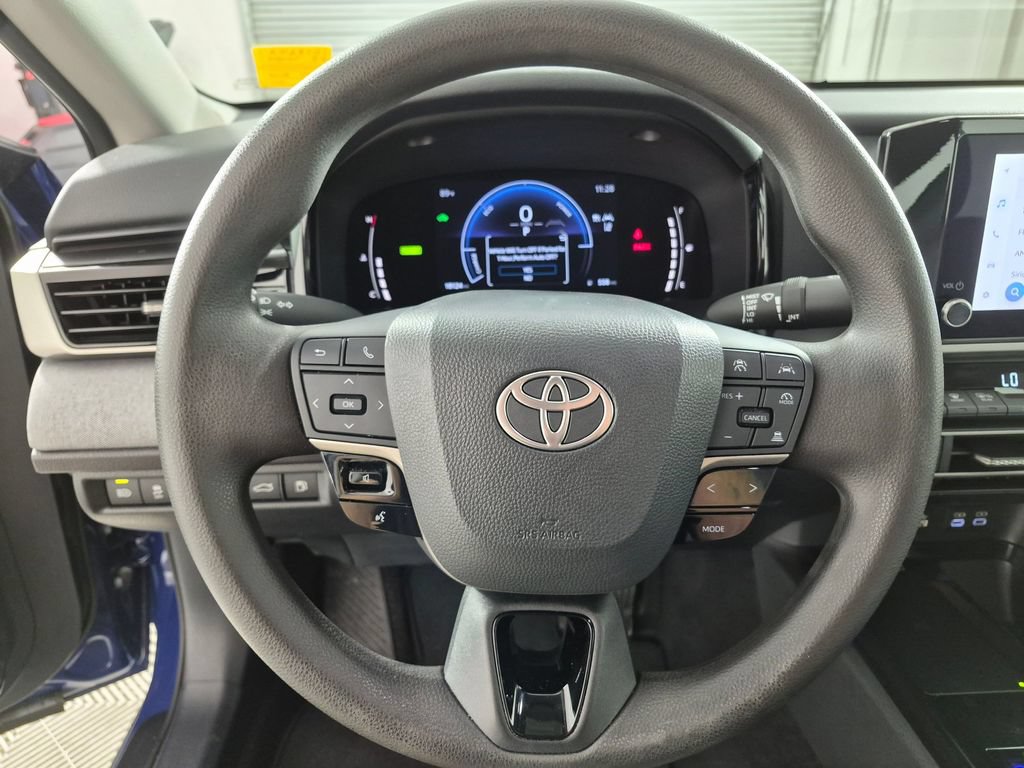 Used 2025 Toyota Camry LE FWD image 13