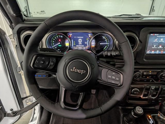 Used 2023 Jeep Wrangler Unlimited w/ Cold Weather Group AWD/4WD image 14