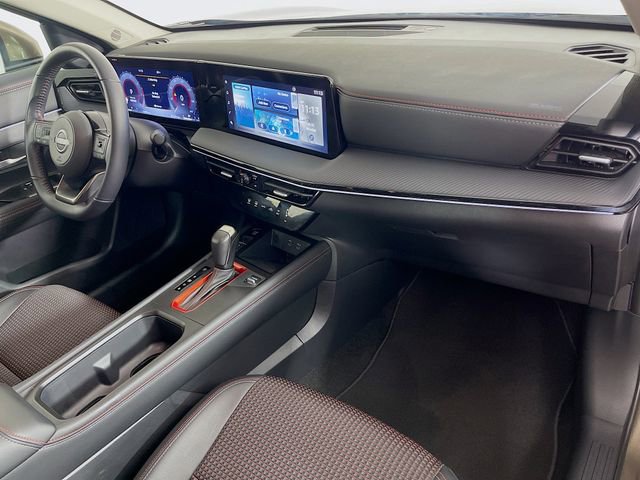 Used 2025 Nissan Kicks SR FWD image 28