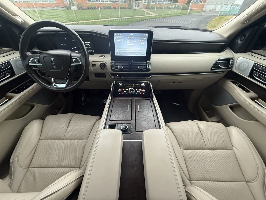 Used 2019 Lincoln Navigator Reserve image 28