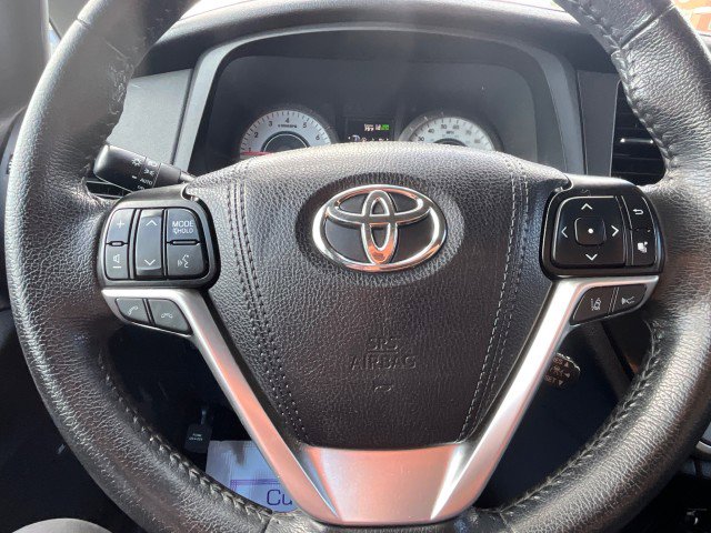 Used 2020 Toyota Sienna SE image 13