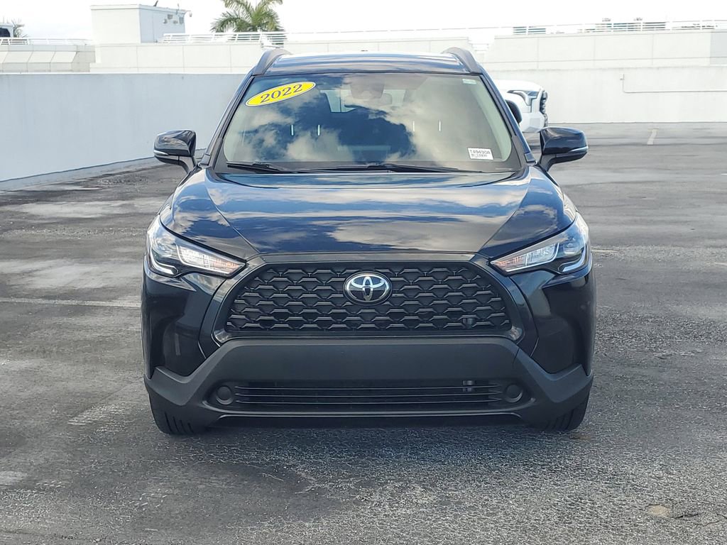 Used 2022 Toyota Corolla Cross LE image 2