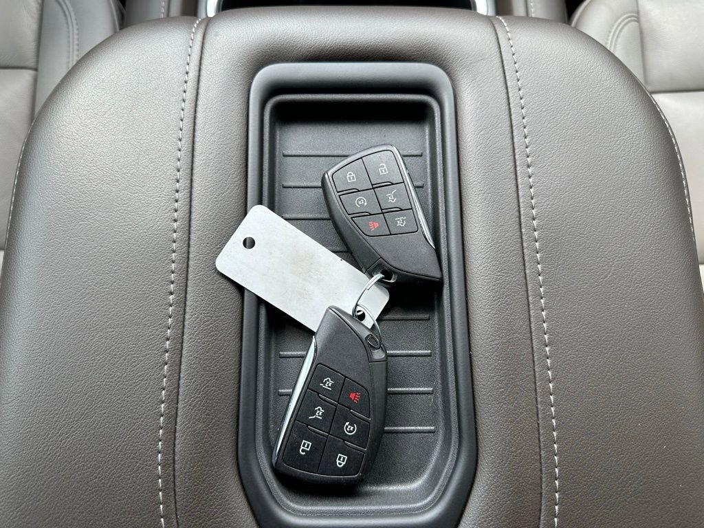 Used 2022 Chevrolet Tahoe LT w/ Luxury Package image 12