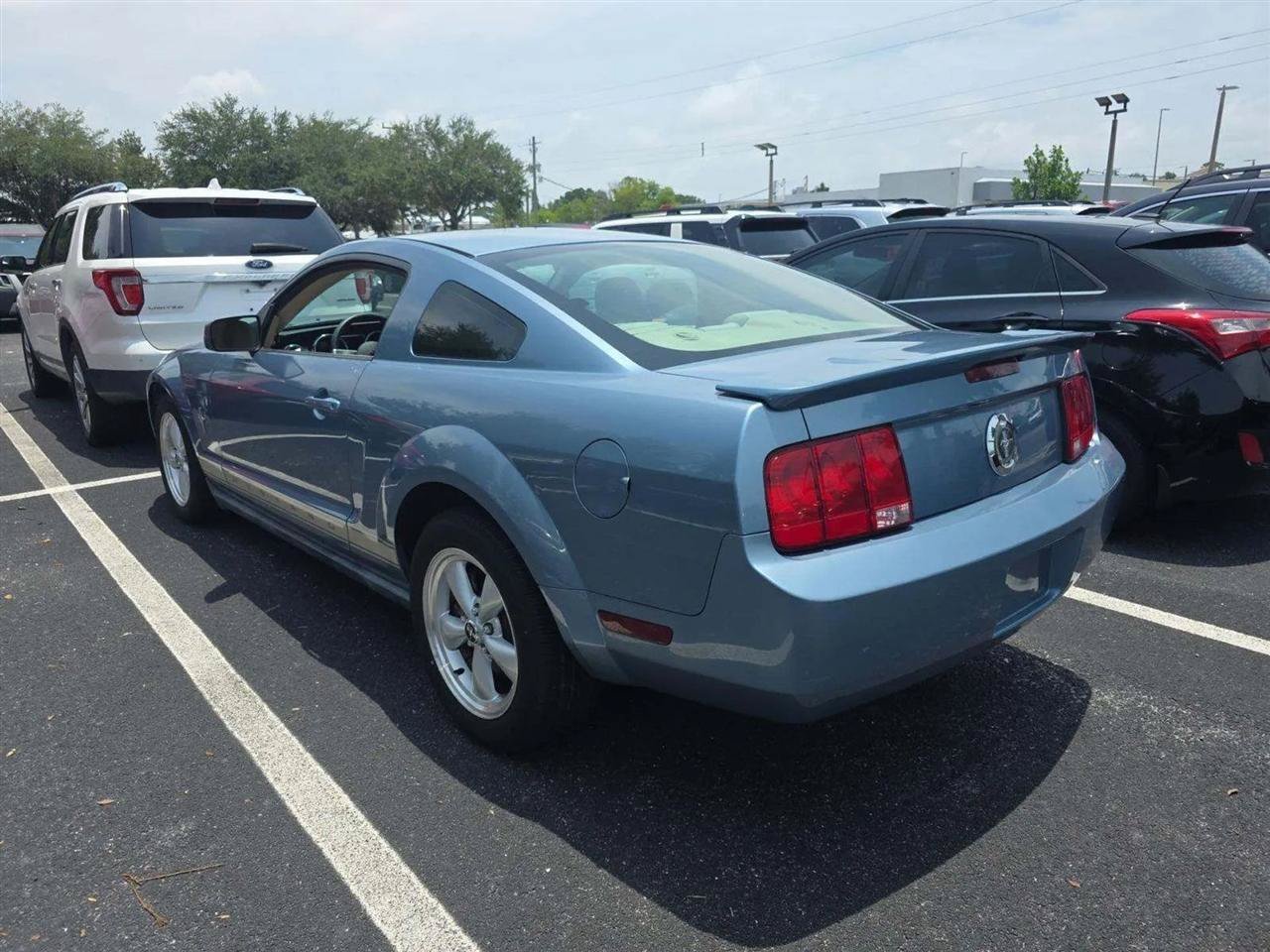 Used 2007 Ford Mustang Coupe RWD image 3