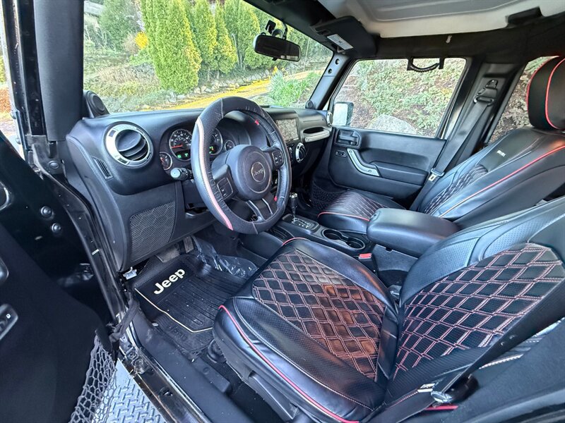 Used 2012 Jeep Wrangler Unlimited Sahara AWD/4WD image 9