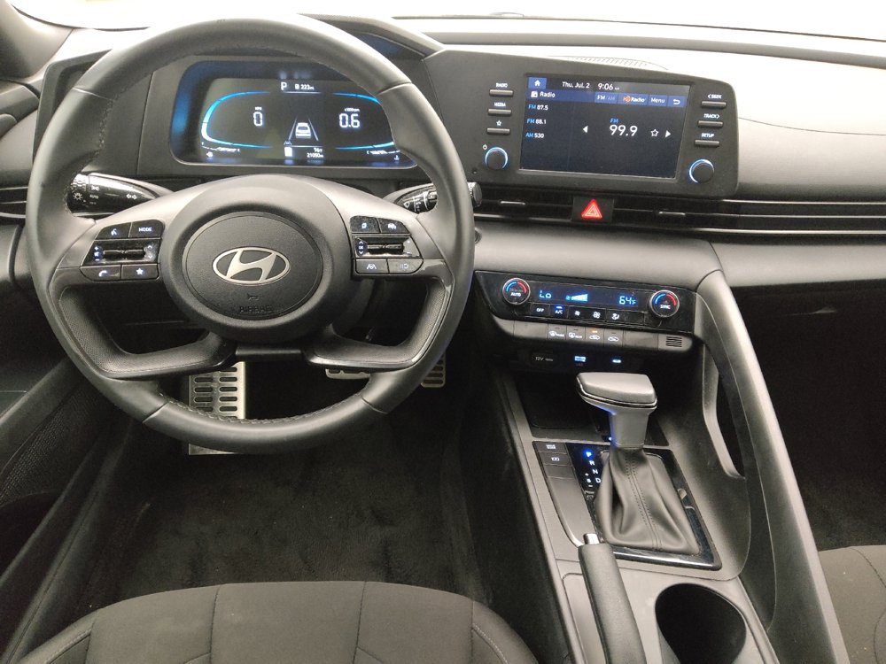Used 2025 Hyundai Elantra Sport FWD image 22