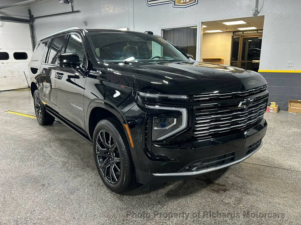Used 2025 Chevrolet Suburban High Country AWD/4WD image 9