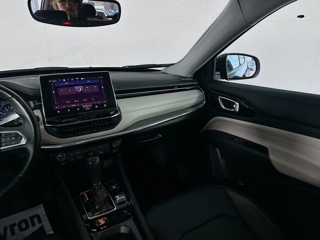 Used 2022 Jeep Compass Limited image 22