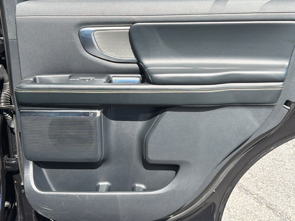 Used 2025 Ford Expedition Platinum AWD/4WD image 16