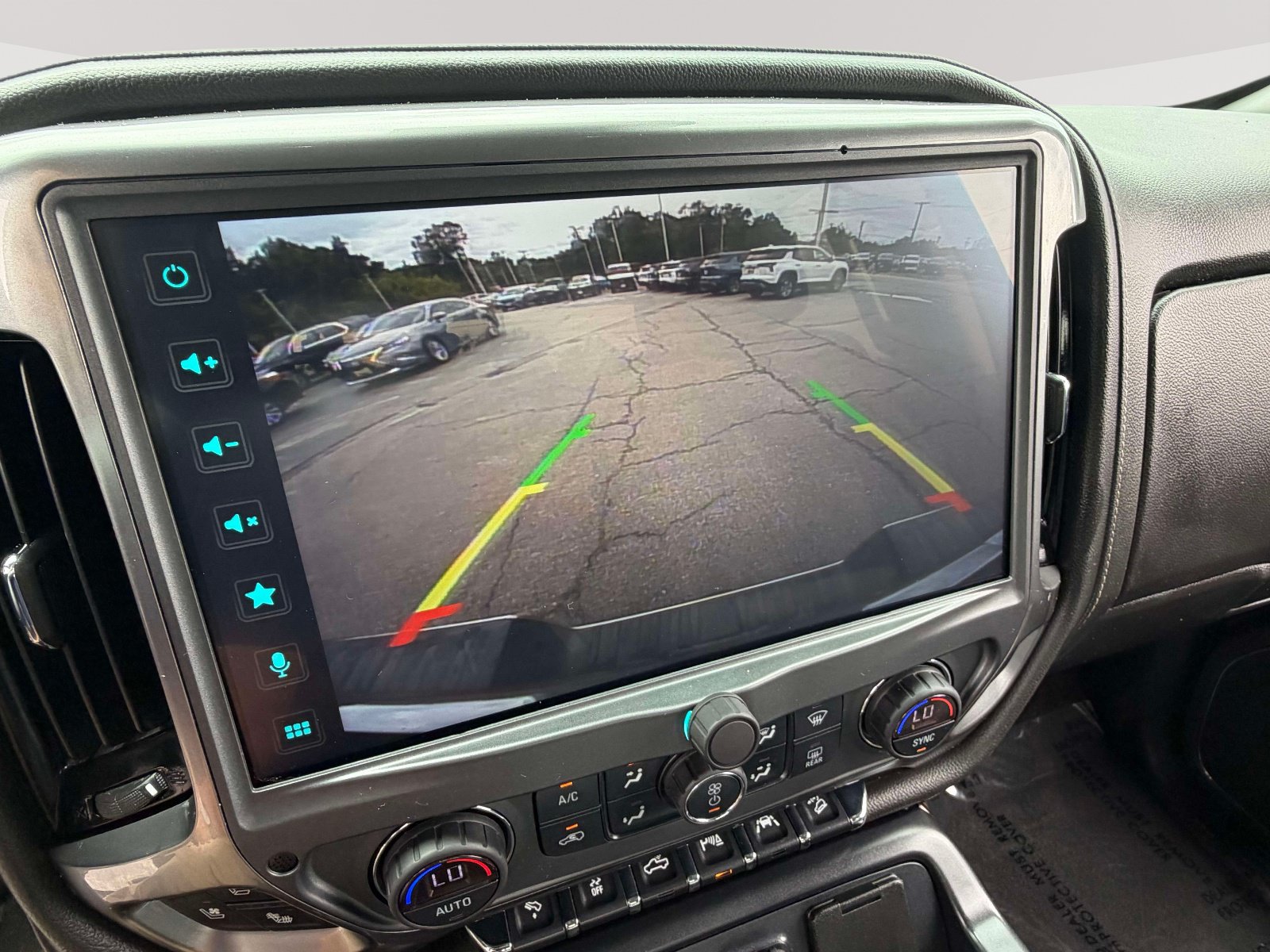 Used 2018 GMC Sierra 1500 SLT AWD/4WD image 9