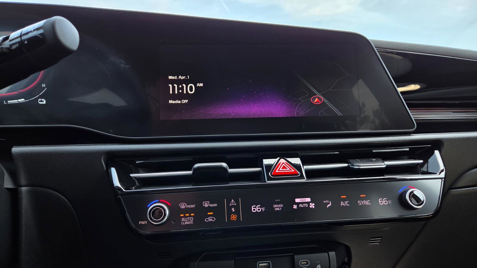 Used 2023 Kia Niro EX image 32