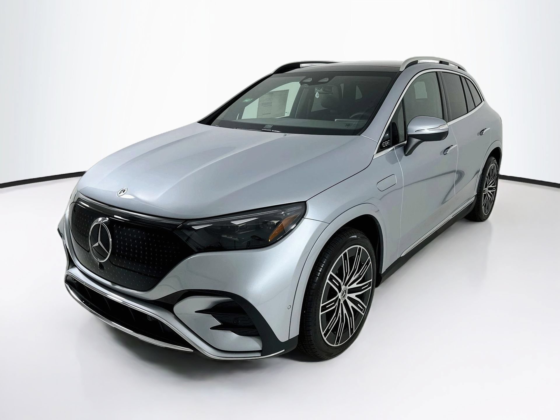 New 2027 Mercedes-Benz EQE 320+ SUV image 3