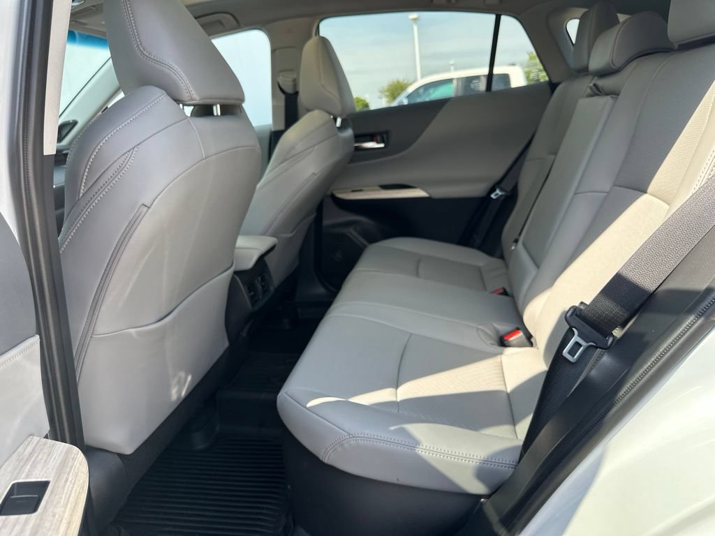 Used 2024 Toyota Venza Limited AWD/4WD image 18