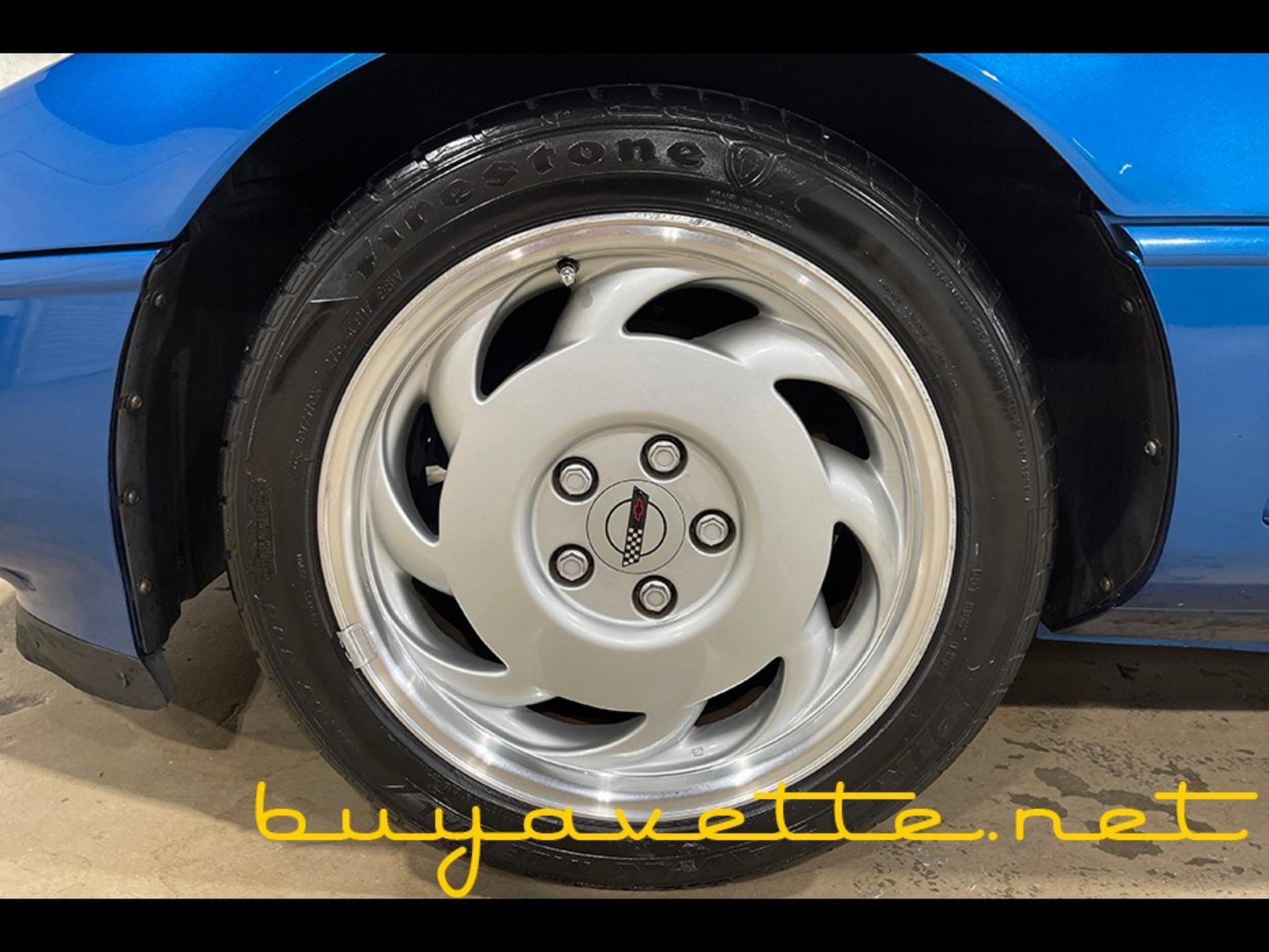 Used 1992 Chevrolet Corvette Coupe image 8