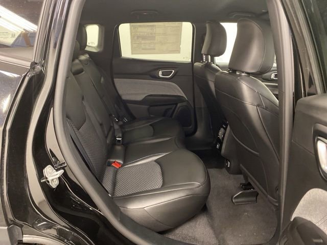 Used 2026 Jeep Compass Latitude image 25