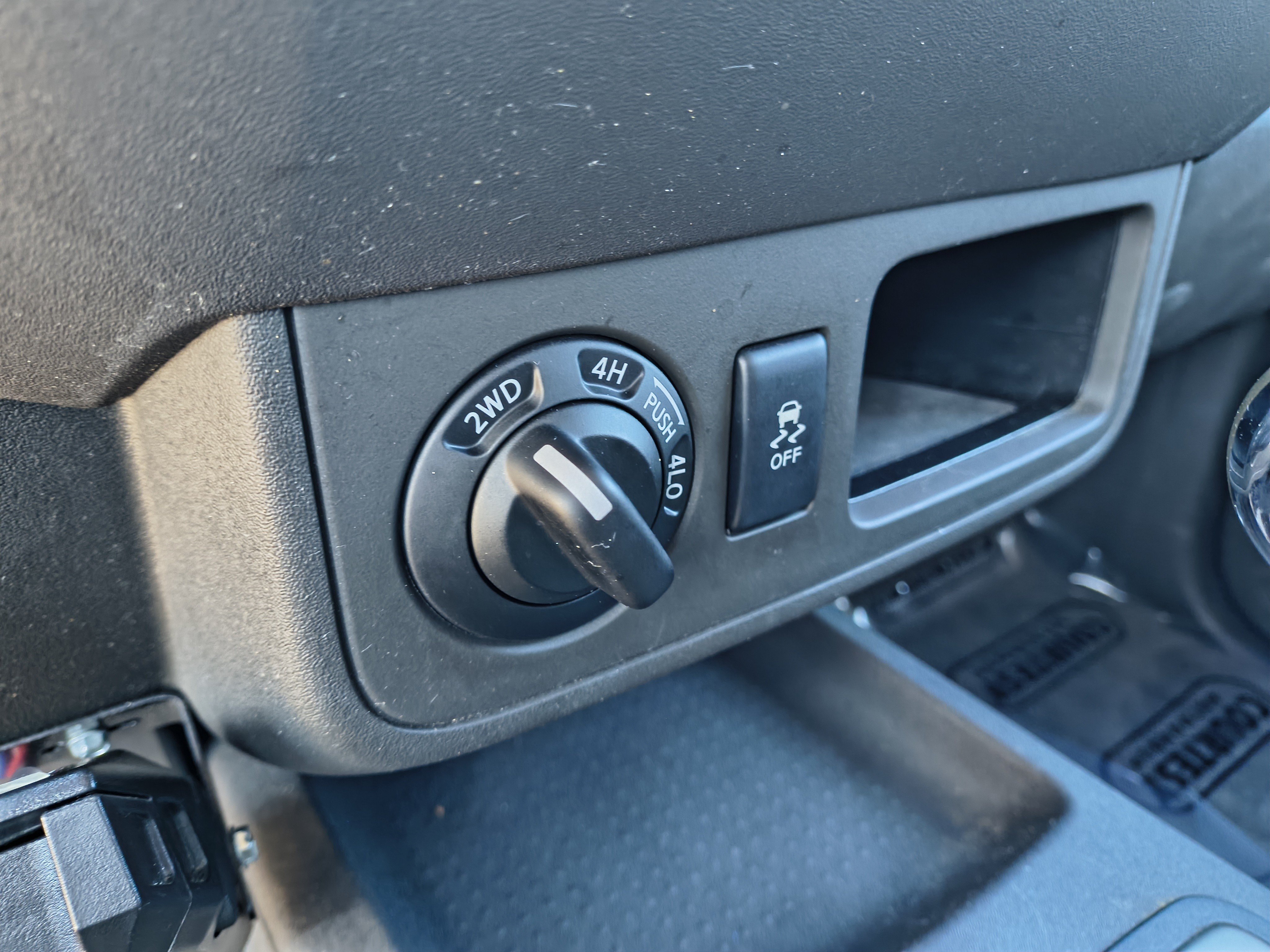 Used 2014 Nissan Xterra S w/ Value Package AWD/4WD image 28