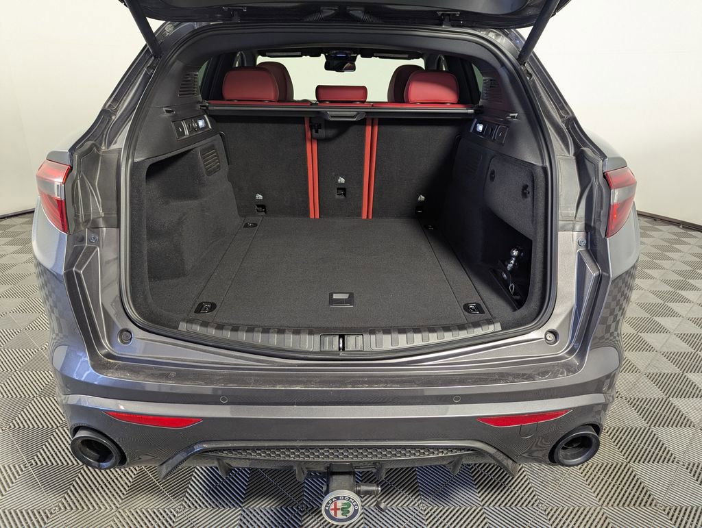 Used 2022 Alfa Romeo Stelvio Veloce image 23