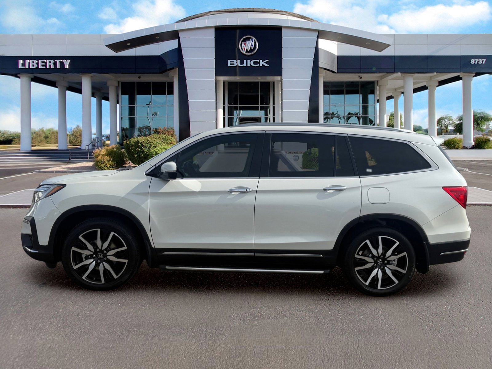 Used 2019 Honda Pilot Touring image 7