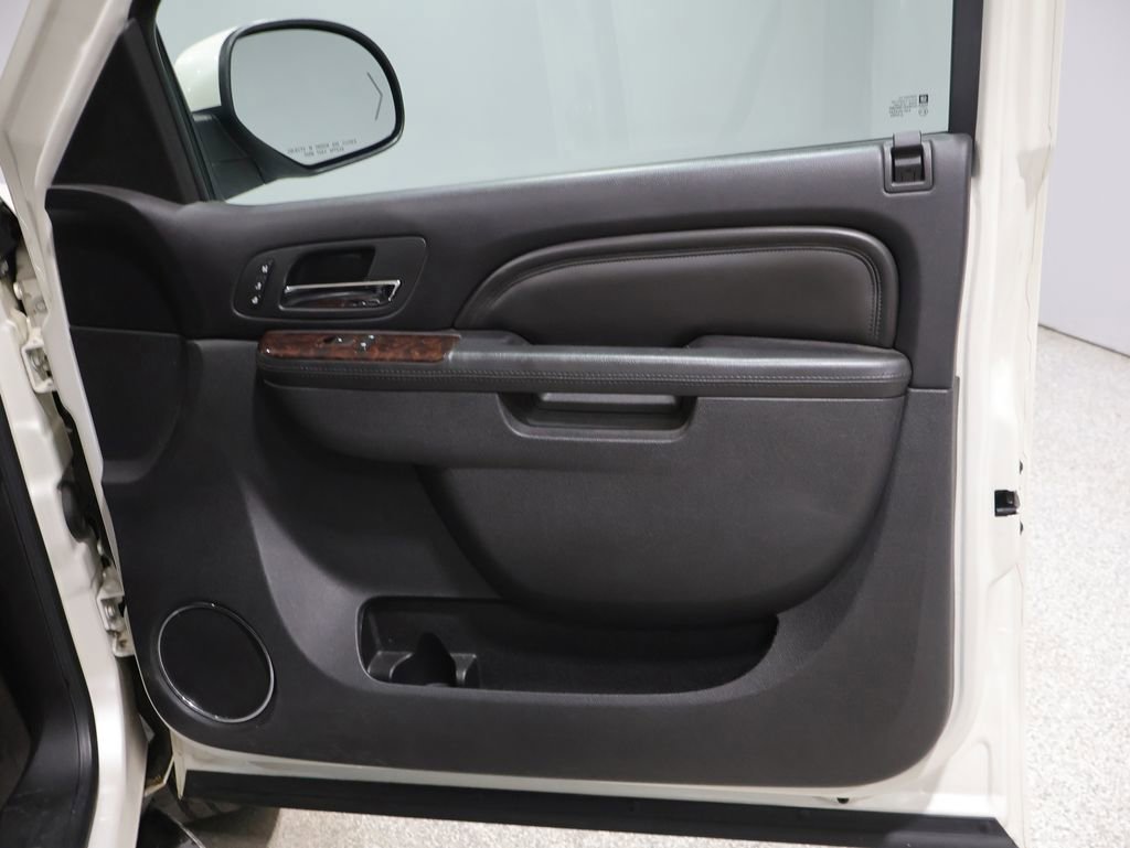 Used 2011 GMC Yukon Denali image 25