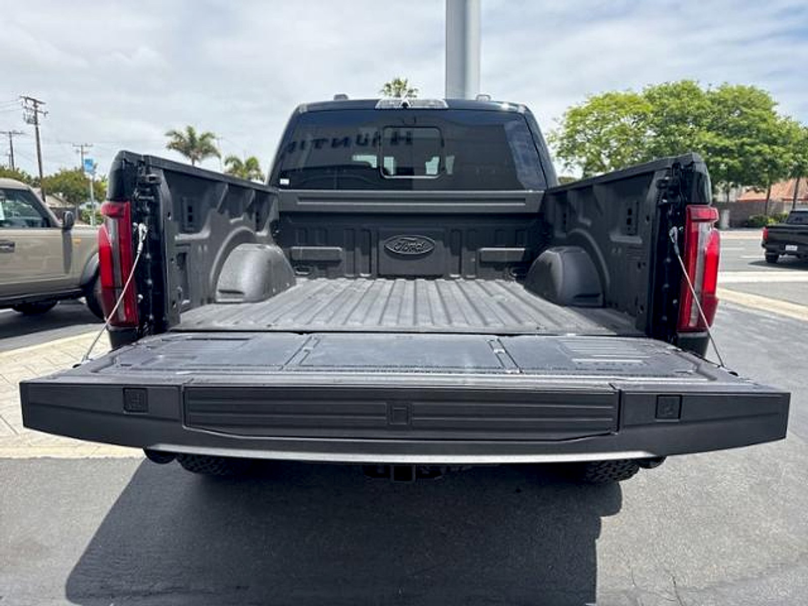 Used 2025 Ford F150 Raptor w/ Equipment Group 803A Raptor R AWD/4WD image 5