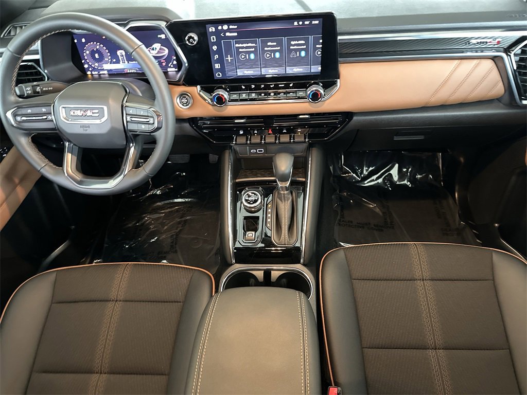 Used 2025 GMC Canyon AT4 image 17