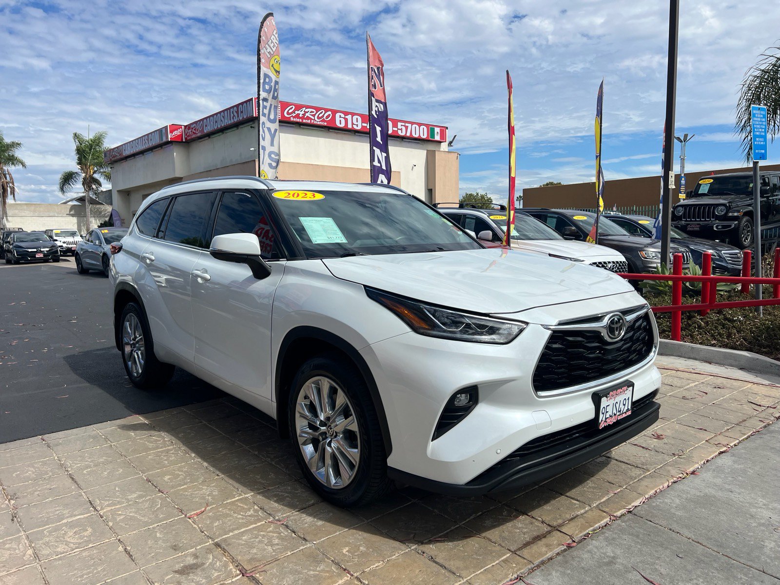 Used 2023 Toyota Highlander Limited FWD image 6