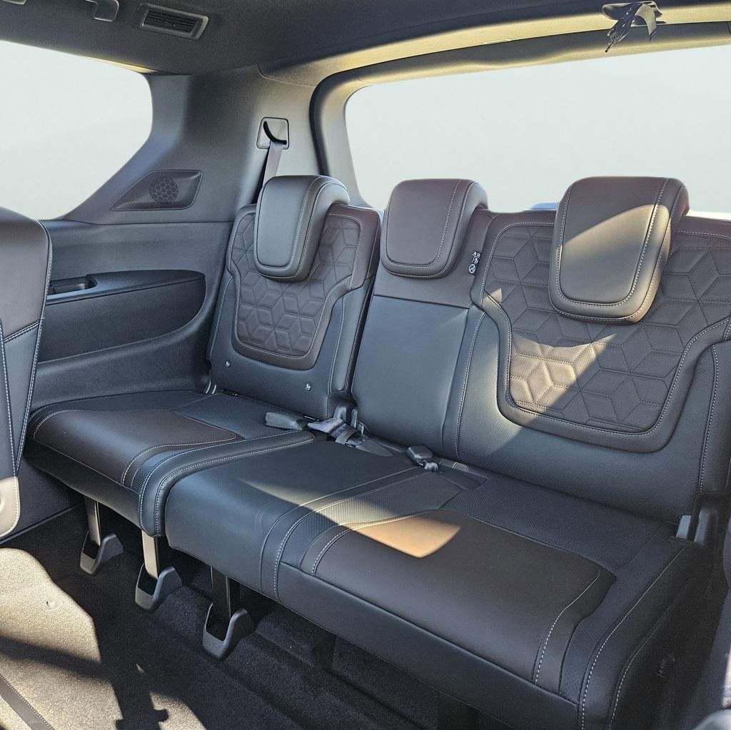 New 2026 Nissan Armada Platinum image 20