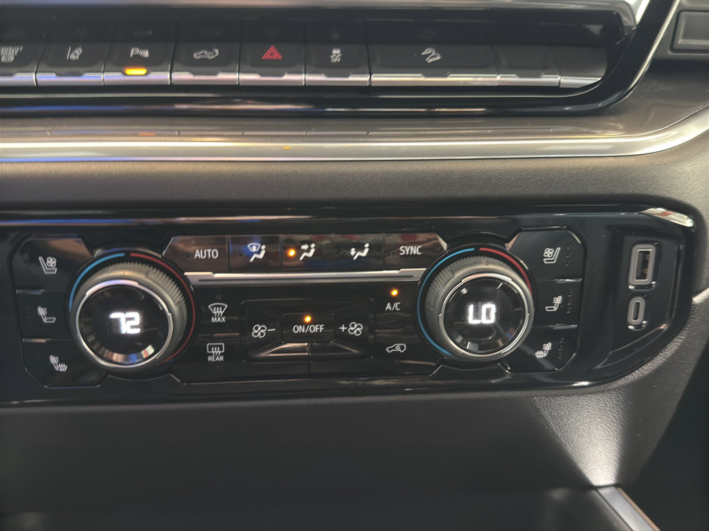 Used 2024 Chevrolet Silverado 2500 High Country w/ Technology Package image 18