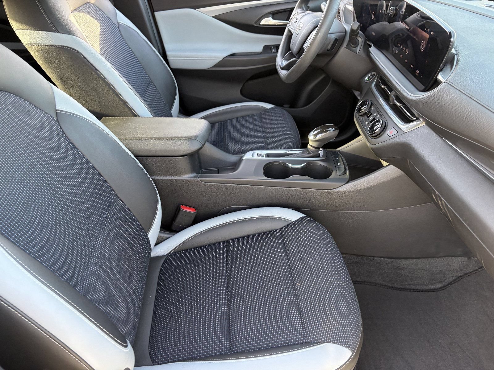 Used 2024 Buick Envista Preferred FWD image 12
