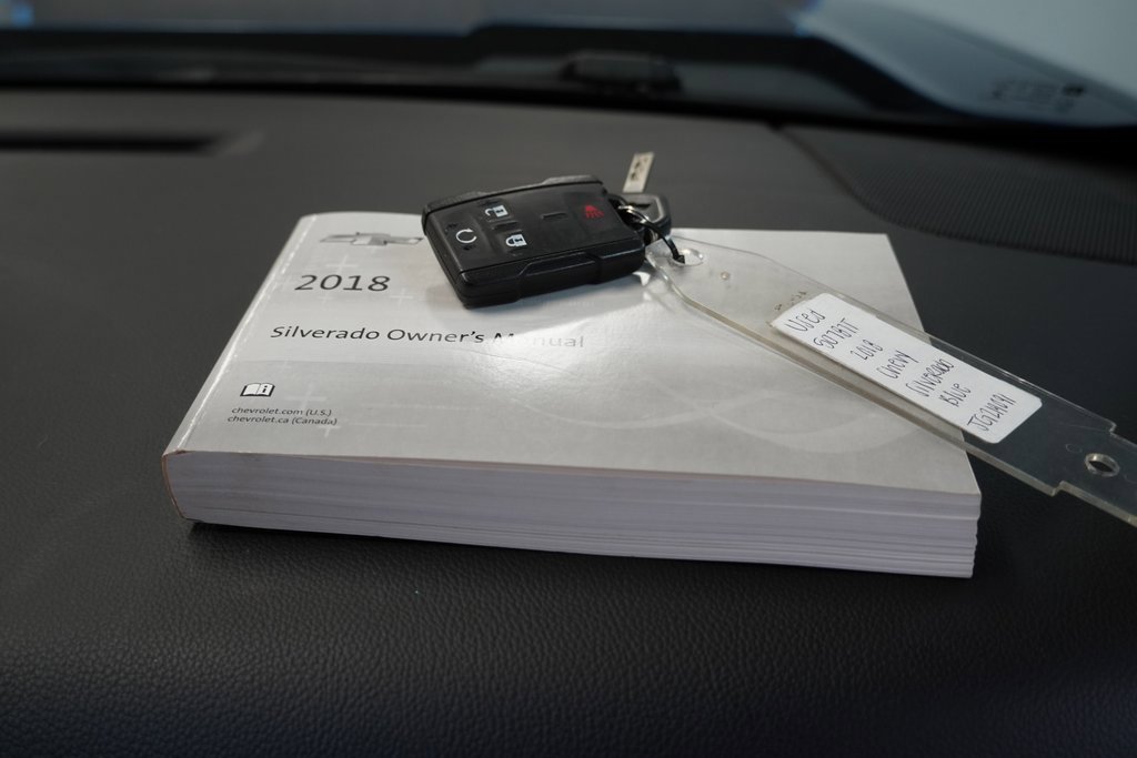 Used 2018 Chevrolet Silverado 1500 LT w/ All Star Edition image 37