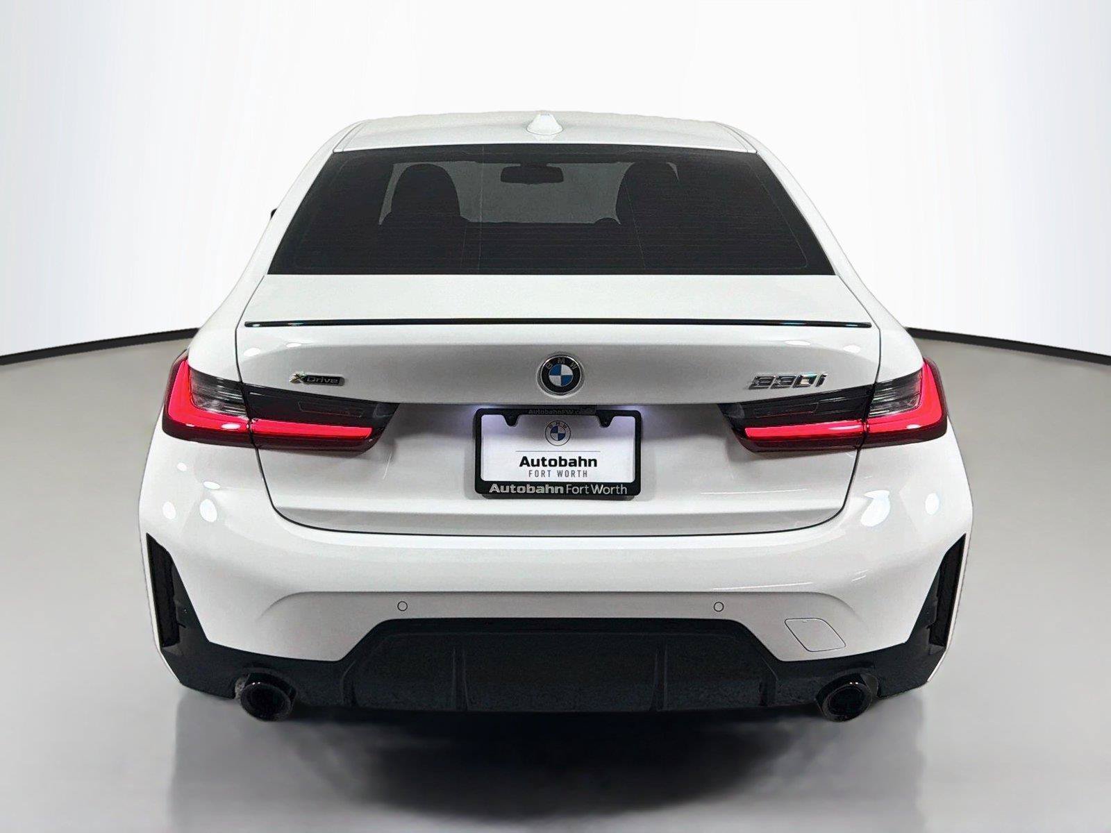 New 2026 BMW 330i xDrive Sedan w/ M Sport Package AWD/4WD image 6