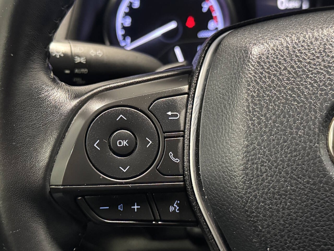Used 2018 Toyota Camry SE FWD image 26