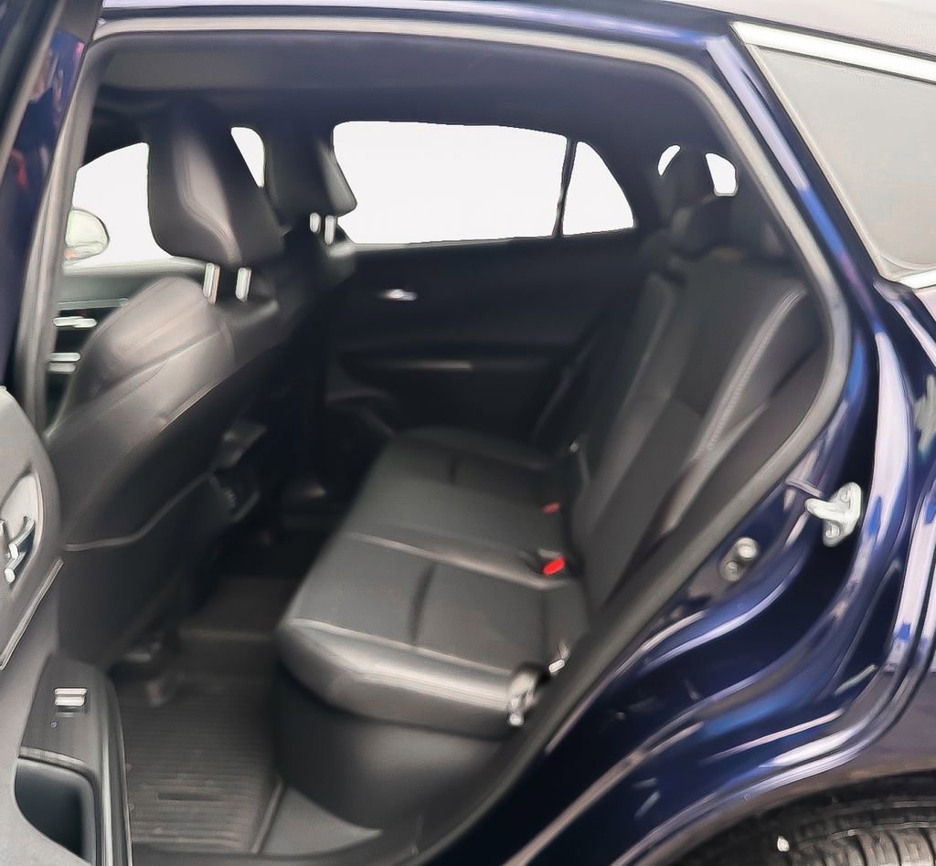 Used 2022 Toyota Venza Limited image 13