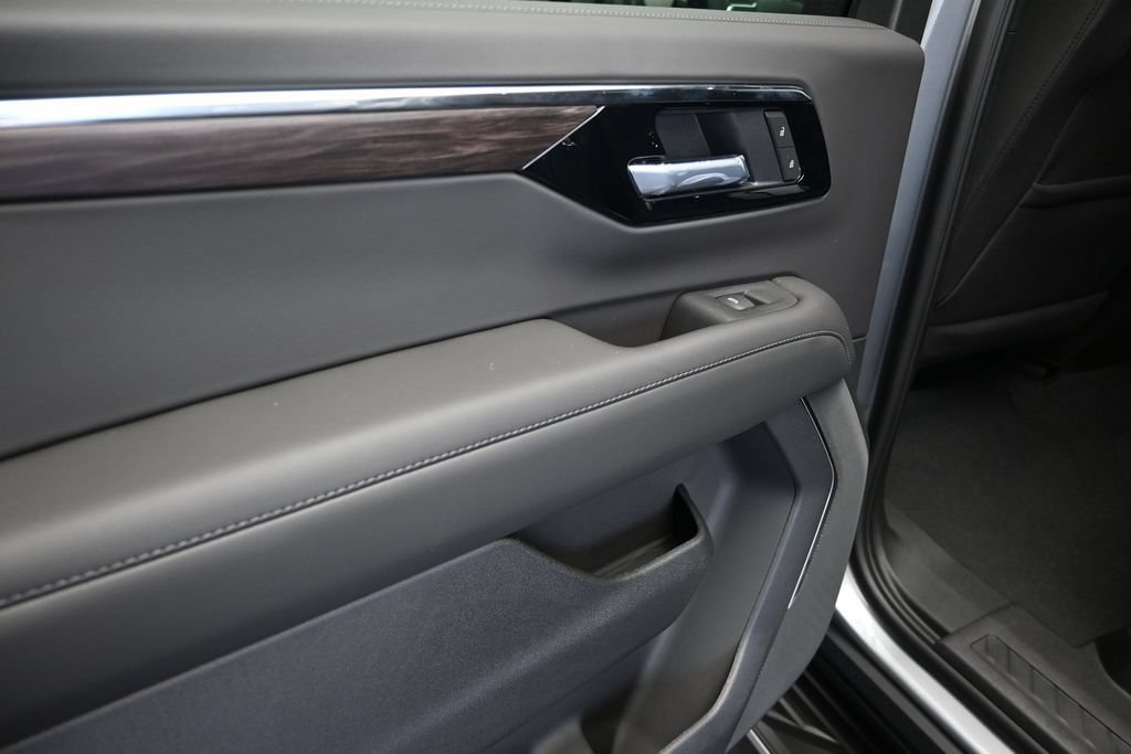 New 2026 Chevrolet Suburban LS RWD image 15