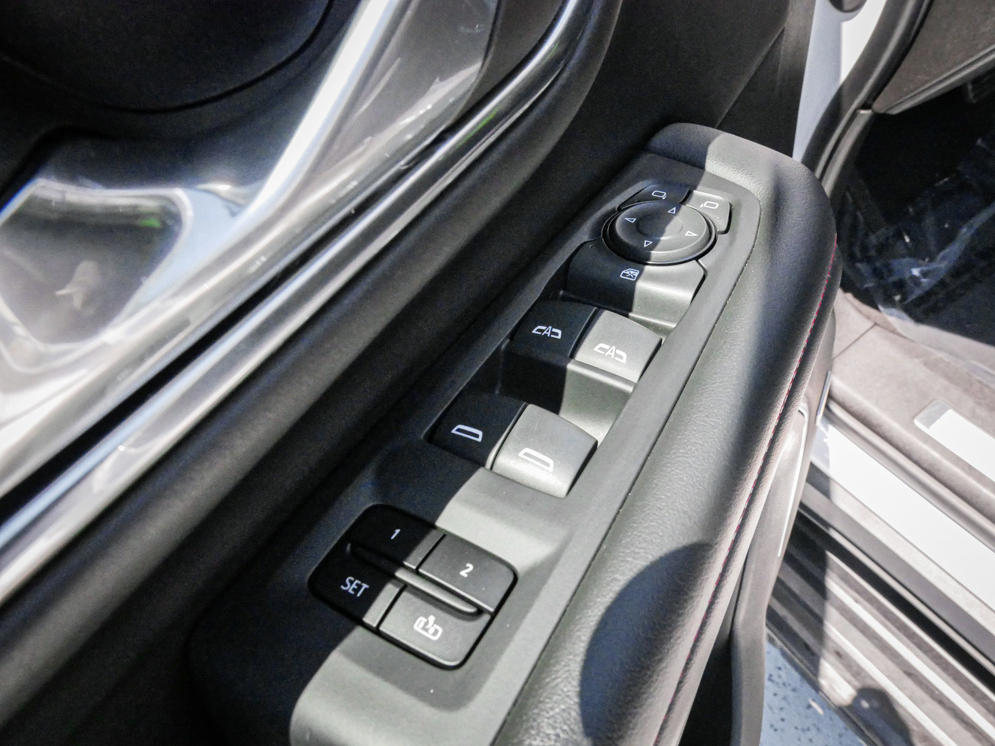 Used 2024 Chevrolet Suburban RST RWD image 15