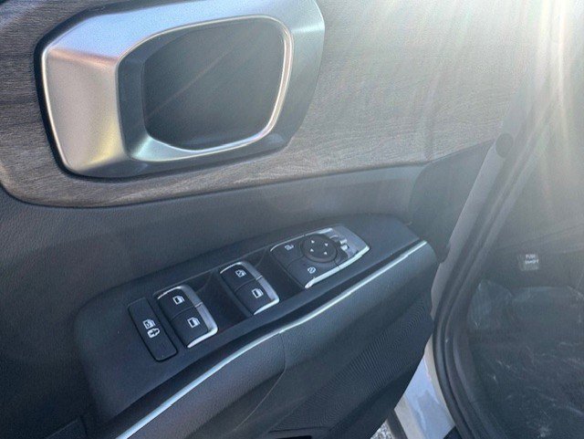 Used 2022 Kia Sorento S w/ Panoramic Sunroof Package AWD/4WD image 12