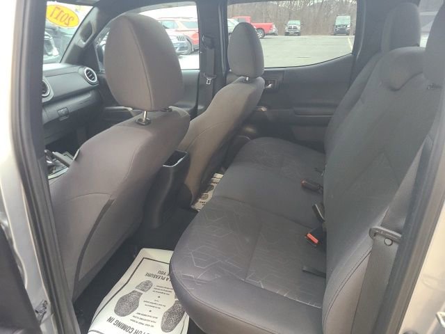 Used 2017 Toyota Tacoma TRD Off-Road image 17