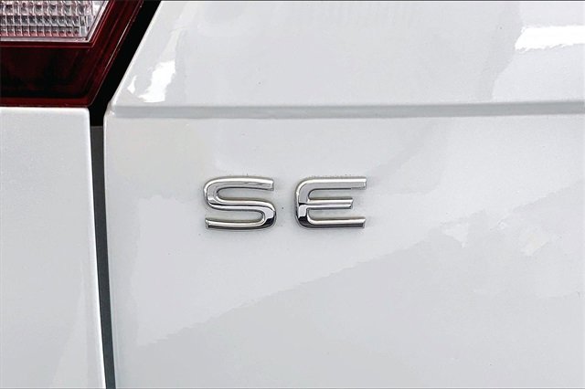 Certified 2023 Volkswagen Tiguan SE w/ Panoramic Sunroof Package image 8