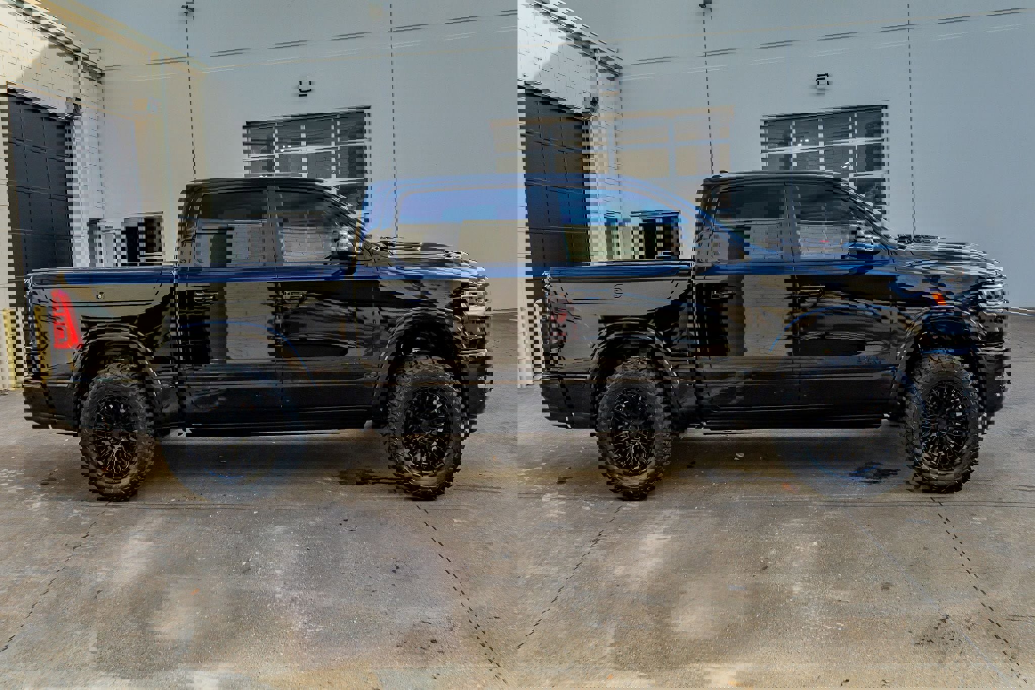 Used 2025 RAM 1500 Limited image 11