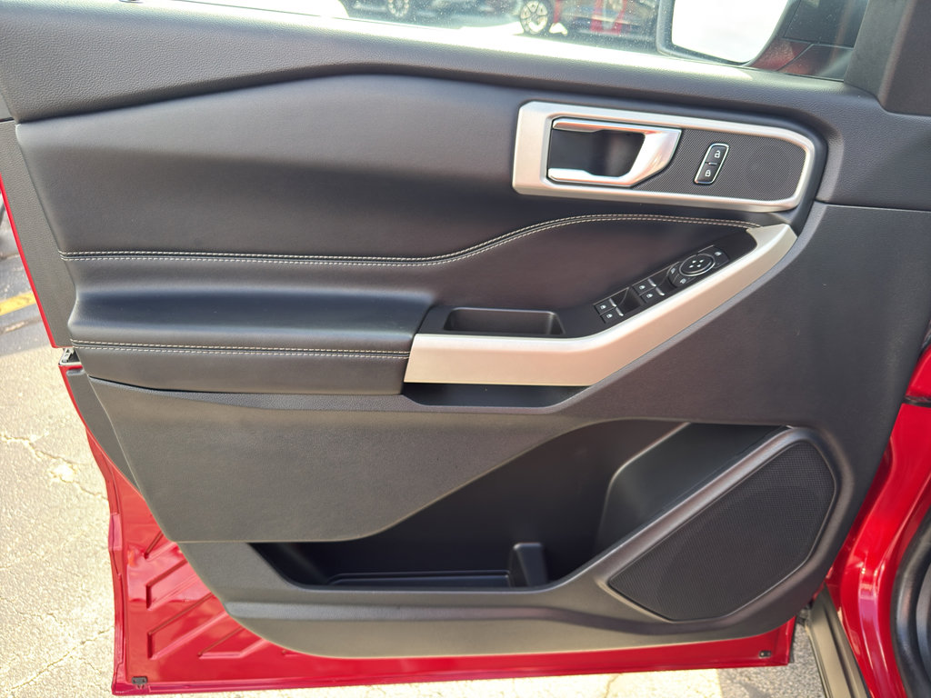 Used 2021 Ford Explorer XLT w/ Equipment Group 202A image 14