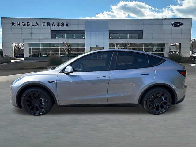 Used 2025 Tesla Model Y Long Range RWD image 4