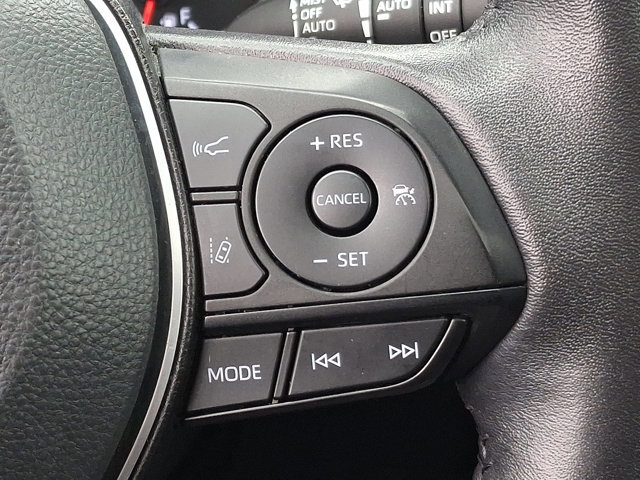 Used 2022 Toyota RAV4 XLE image 21