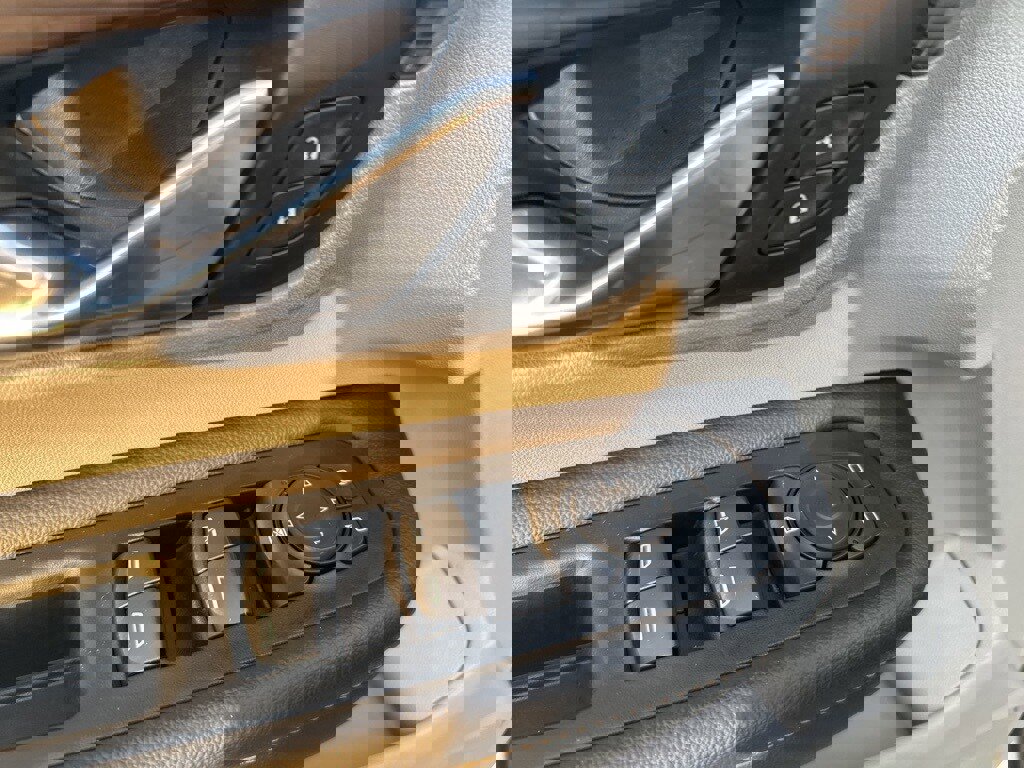 Used 2018 GMC Terrain SLE image 15