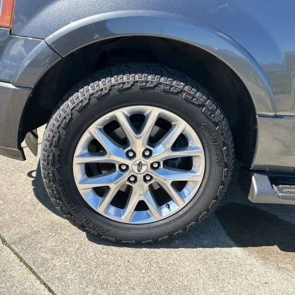 Used 2017 Ford Expedition Limited AWD/4WD image 17