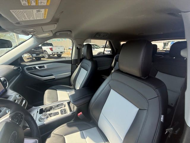 New 2024 Ford Explorer XLT w/ Equipment Group 202A image 12