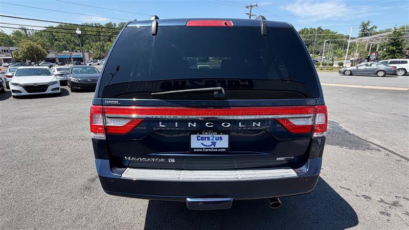 Used 2016 Lincoln Navigator L Select AWD/4WD image 5